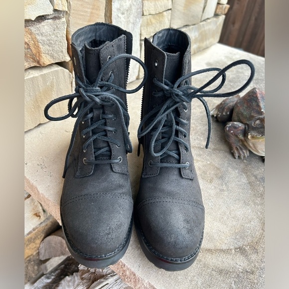 UGG Kilmer II black suede leather lace up boot w/ shearling lining Sz-7. F - Picture 11 of 14